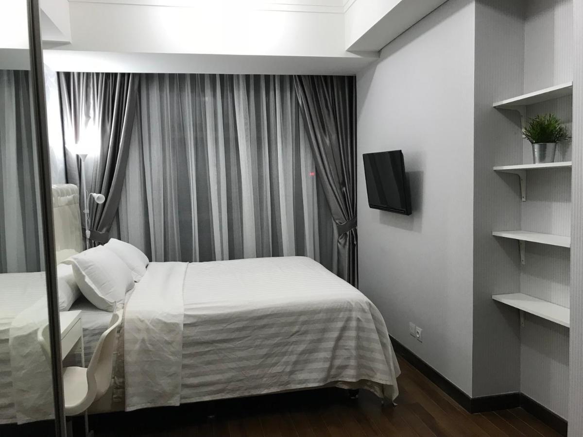 Luxury 2 Bedroom Condo At Casa Grande Residence - Kasablanka Mall Giacarta Esterno foto