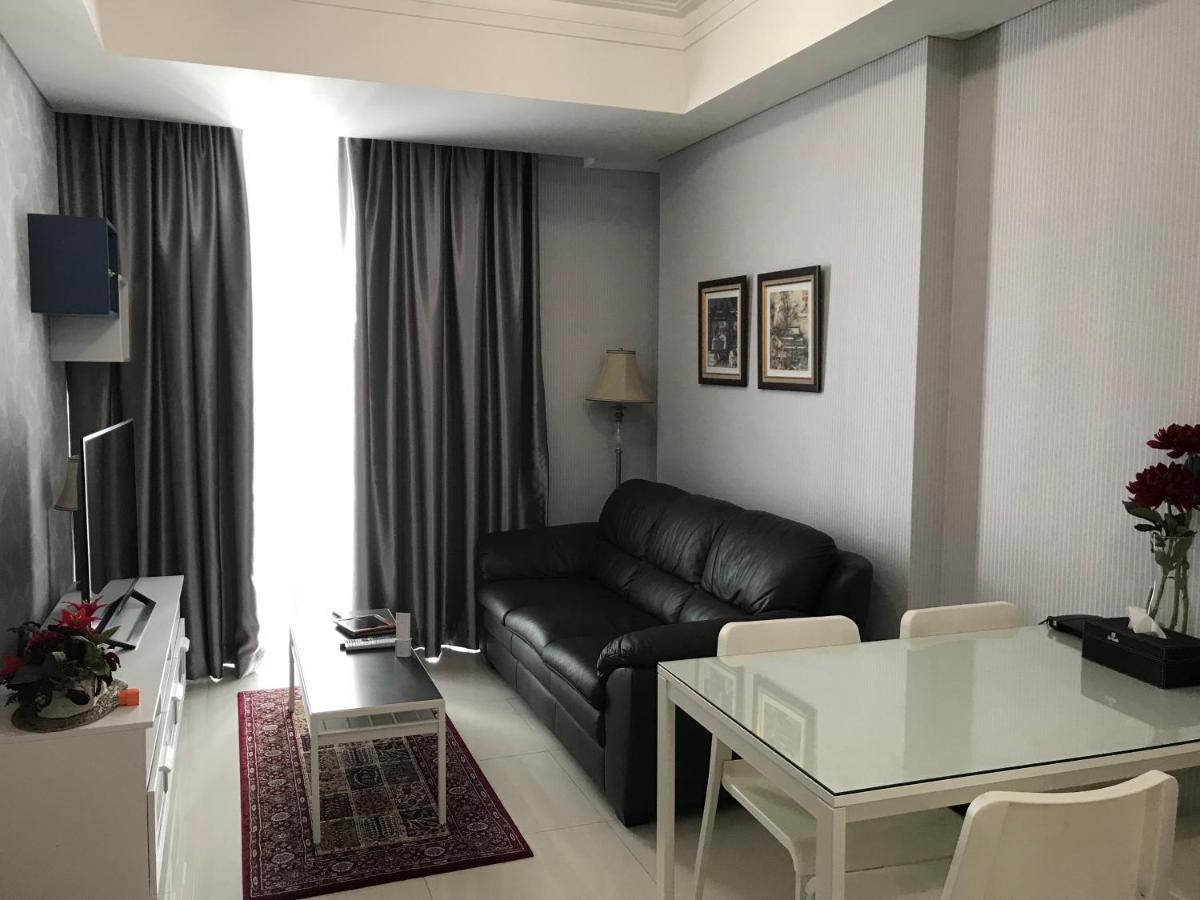 Luxury 2 Bedroom Condo At Casa Grande Residence - Kasablanka Mall Giacarta Esterno foto