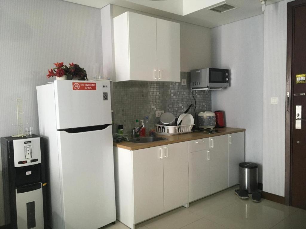 Luxury 2 Bedroom Condo At Casa Grande Residence - Kasablanka Mall Giacarta Esterno foto