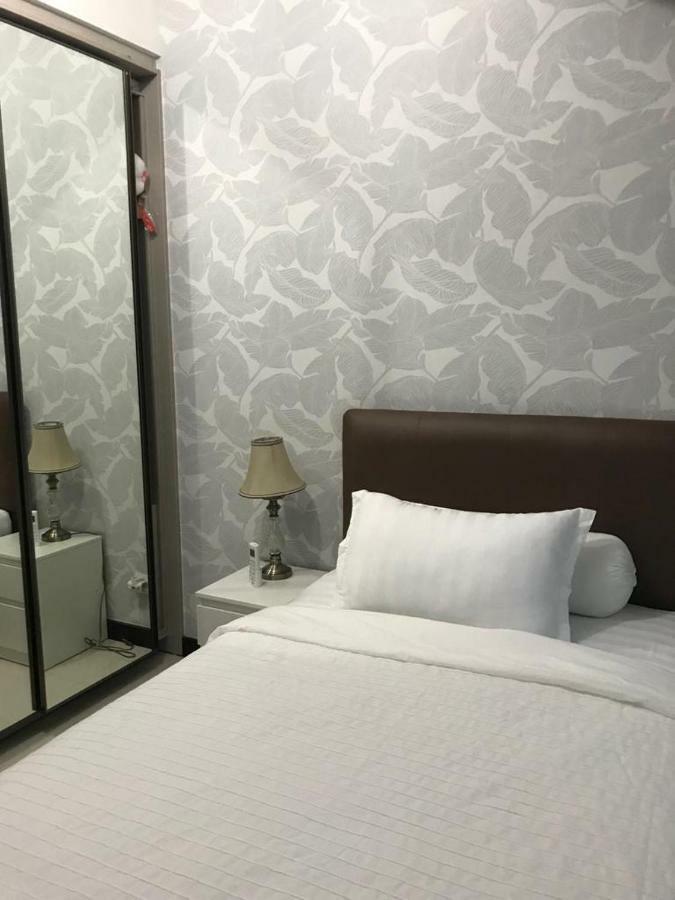 Luxury 2 Bedroom Condo At Casa Grande Residence - Kasablanka Mall Giacarta Esterno foto